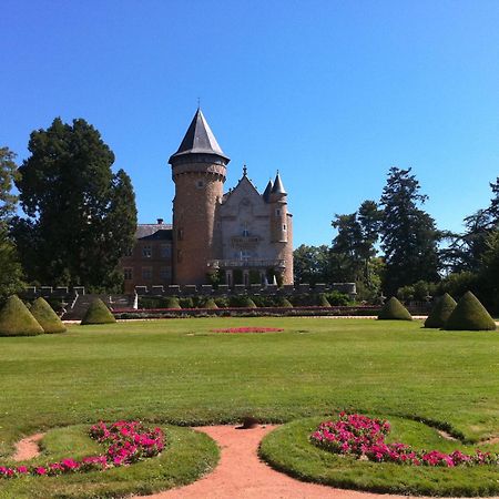 Chateau De Busset Exterior photo